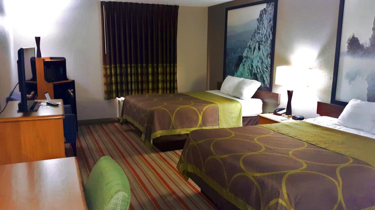 Super 8 By Wyndham Fort Chiswell Wytheville Area Max Meadows Exteriör bild