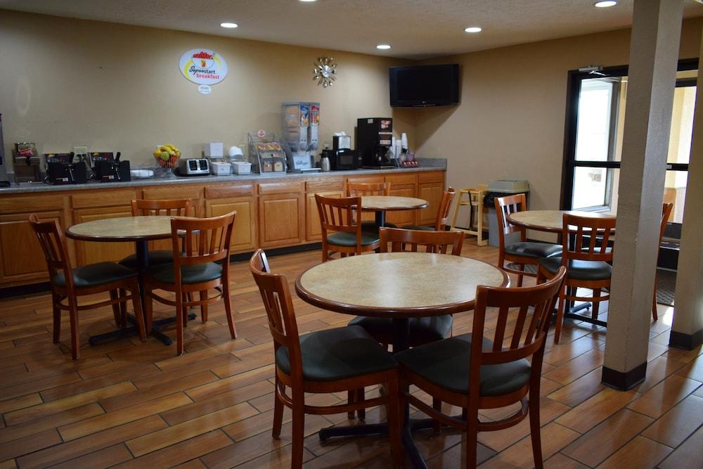 Super 8 By Wyndham Fort Chiswell Wytheville Area Max Meadows Exteriör bild