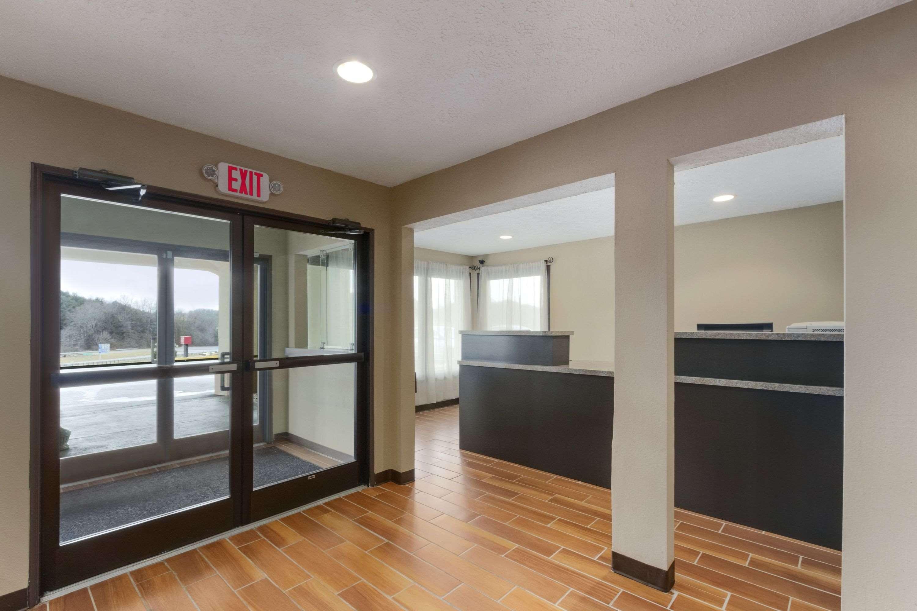 Super 8 By Wyndham Fort Chiswell Wytheville Area Max Meadows Exteriör bild