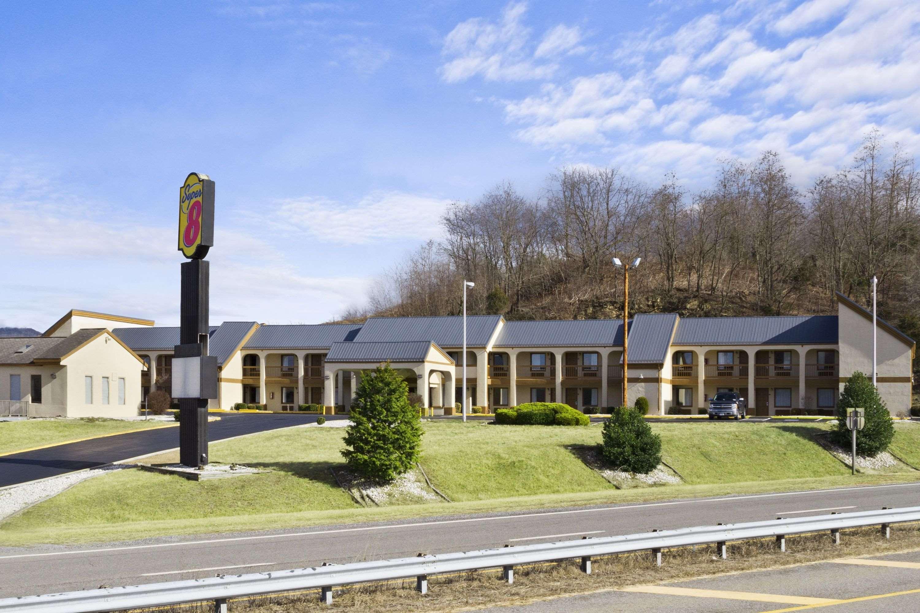 Super 8 By Wyndham Fort Chiswell Wytheville Area Max Meadows Exteriör bild
